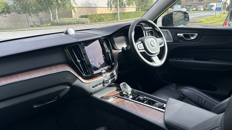 Volvo XC60 2.0 B5P Ultimate Dark 5dr AWD Geartronic Petrol Estate